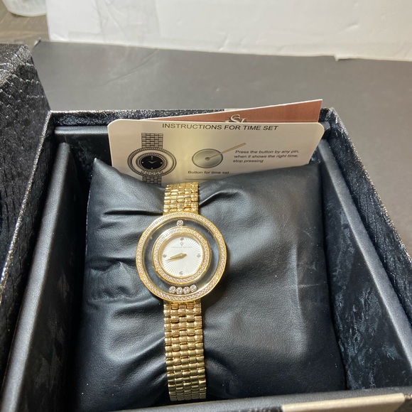 Christian Van Sant Graciuse Women’s Watch - Picture 4 of 15